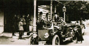 Hetman of Ukraine P.P. Skoropadsky stands in the car. Kiev. 1918