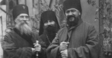 Архиеп. Анастасий, игумен Антоний (Сенькевич) и архиеп. Нестор (Анисимов). Иерусалим, 1935 г