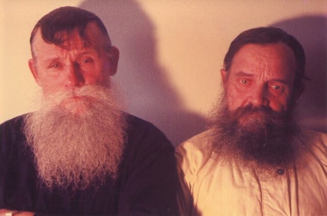 Two old Kharbintsy, Piotr Nikitich Kutsov and Alexei Gavrilovich Kuznetsov. Alexei Gavrilovich was a self educated and a natstoyatel. Два пожилых харбинца, Пётр Никитич КУЦОВ и Алексей Гаврилович КУЗНЕЦОВ. Алексей Гаврилович был самоучкой и настоятелем.