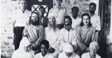 Fr. Lazarus with fut. Archim David Meyrick (center row, left) and Leon Liddament (center row, right). Gerontissa Gavrilla (front row, left). Utta Pradesh, India