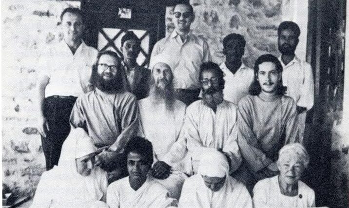 Fr. Lazarus with fut. Archim David Meyrick (center row, left) and Leon Liddament (center row, right). Gerontissa Gavrilla (front row, left). Utta Pradesh, India
