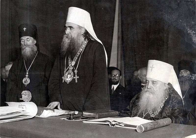 The solemn celebration of the anniversary of Metropolitan Anthony (50th anniversary of service in the bishop's ministry). Standing: Archbishop Anastasia (Gribanovsky), Patriarch Varnava of Serbia, Metropolitan Antony (Hrppowitzky). Behind Patriarch Barnaby sits Y.P. Grabbe, and behind Metropolitan Antony - Archimandrite Theodosius Melnik