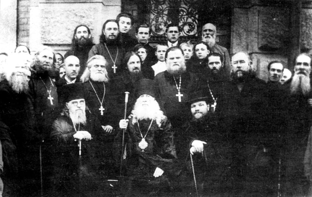 Новый священномученник Дмитрий Гдовский с духовенством отделившимся от митр. Сергия (Страгородского) у храм Спаса на крови. Ленинград 1929 г.